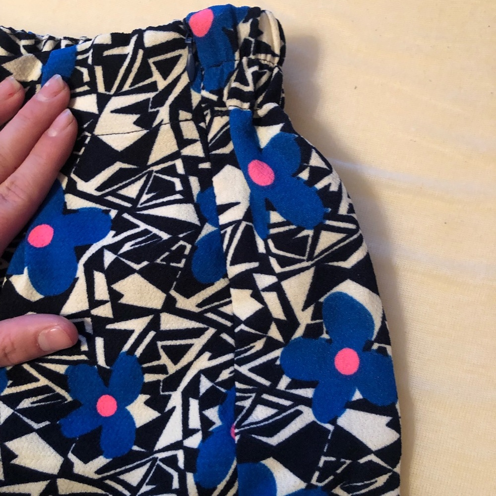 Pretty Patterned Skirt - Picture 3 of 3